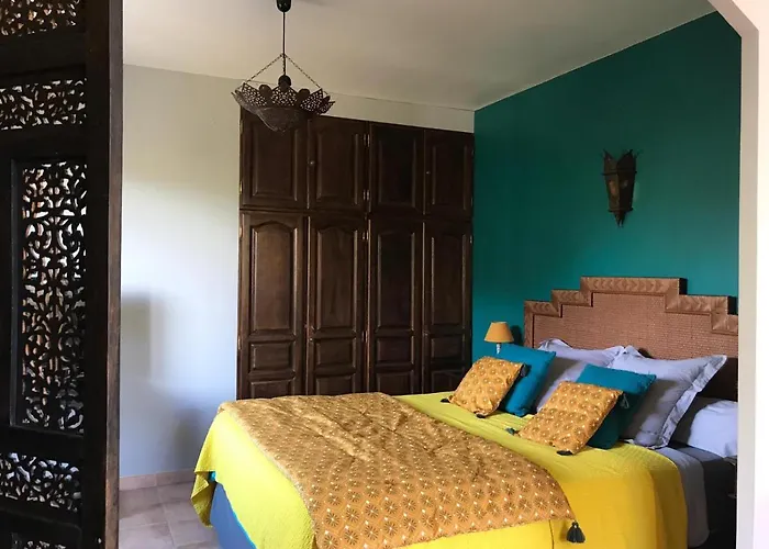 Penzion Les Jardins D'holi Proche Uzes 3*